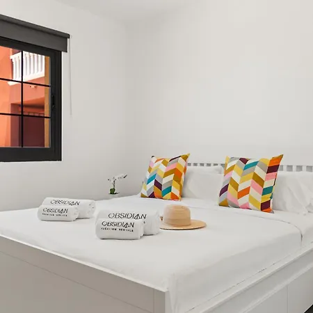 Apartment Obsidian Aquarela