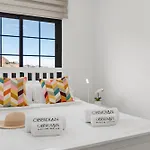 Obsidian Aquarela Apartment